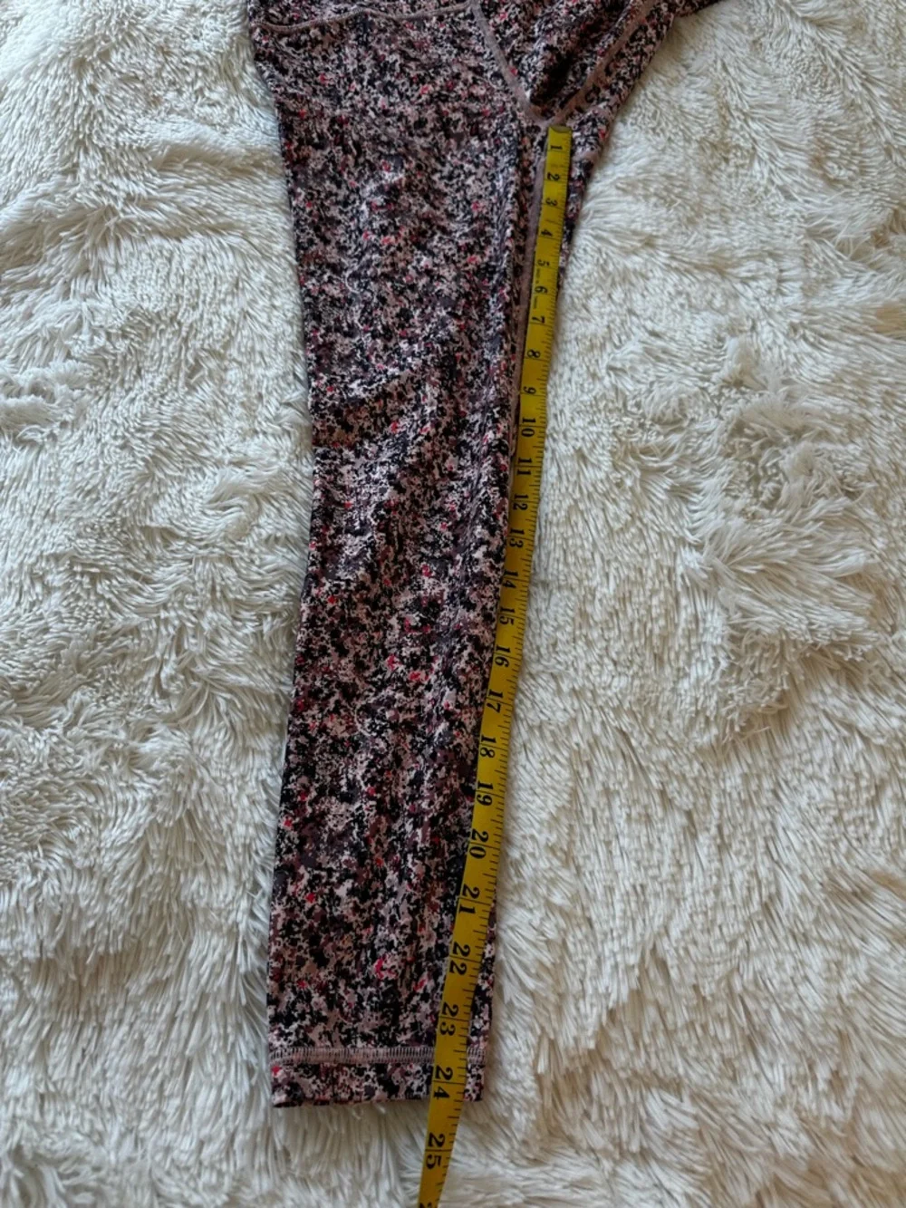 Athleta Elation Speckled Pink Red Black Cream 7/8 Tight Leggings Size: Small - Picture 6 of 8